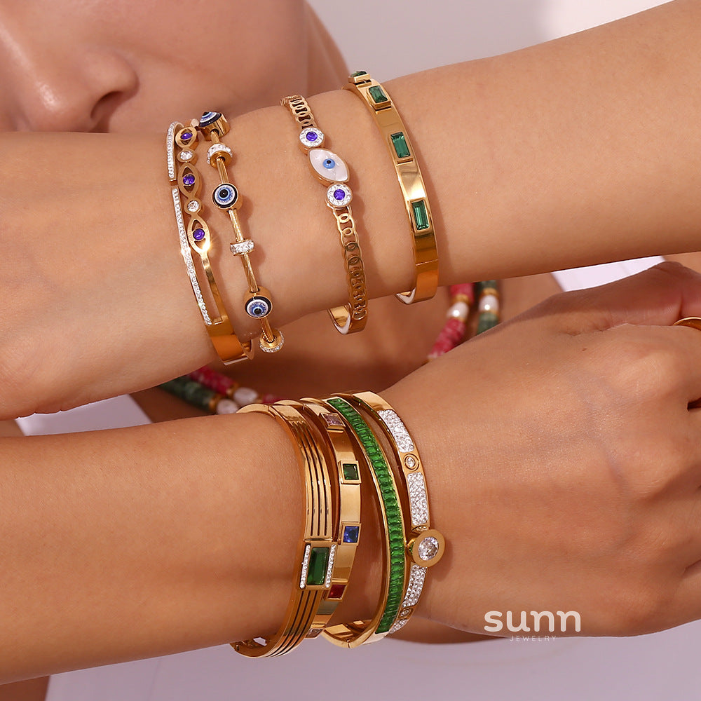 Zyrah Gold Zircon Cuff Bracelet [6XJZ4I2Q]